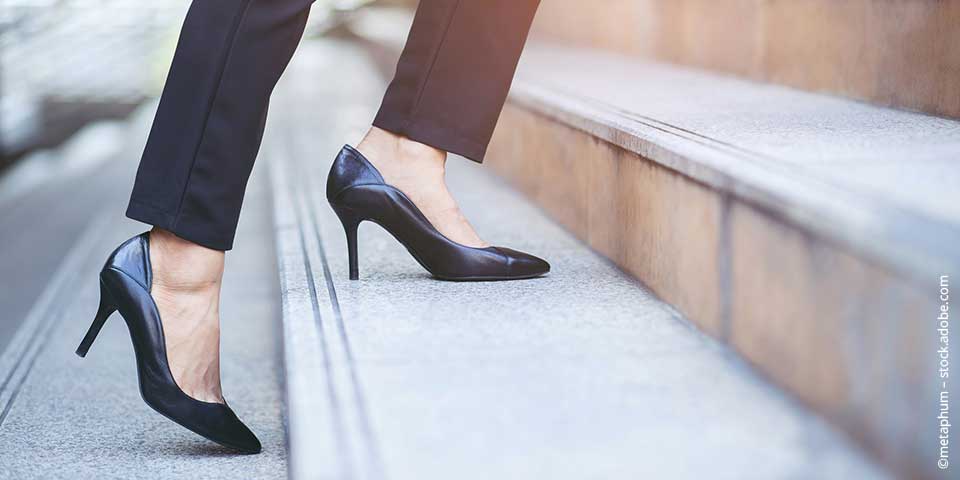 Elegant und seriös auftreten als Frau: Die passenden Schuhe zum Business-Outfit