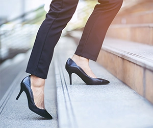 Ratgeber: Elegant und seriös auftreten als Frau: Die passenden Schuhe zum Business-Outfit