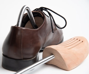 Ratgeber Schuhe richtig aufbewahren Form erhalten Schuhspanner