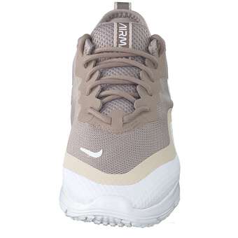 nike sneaker braun